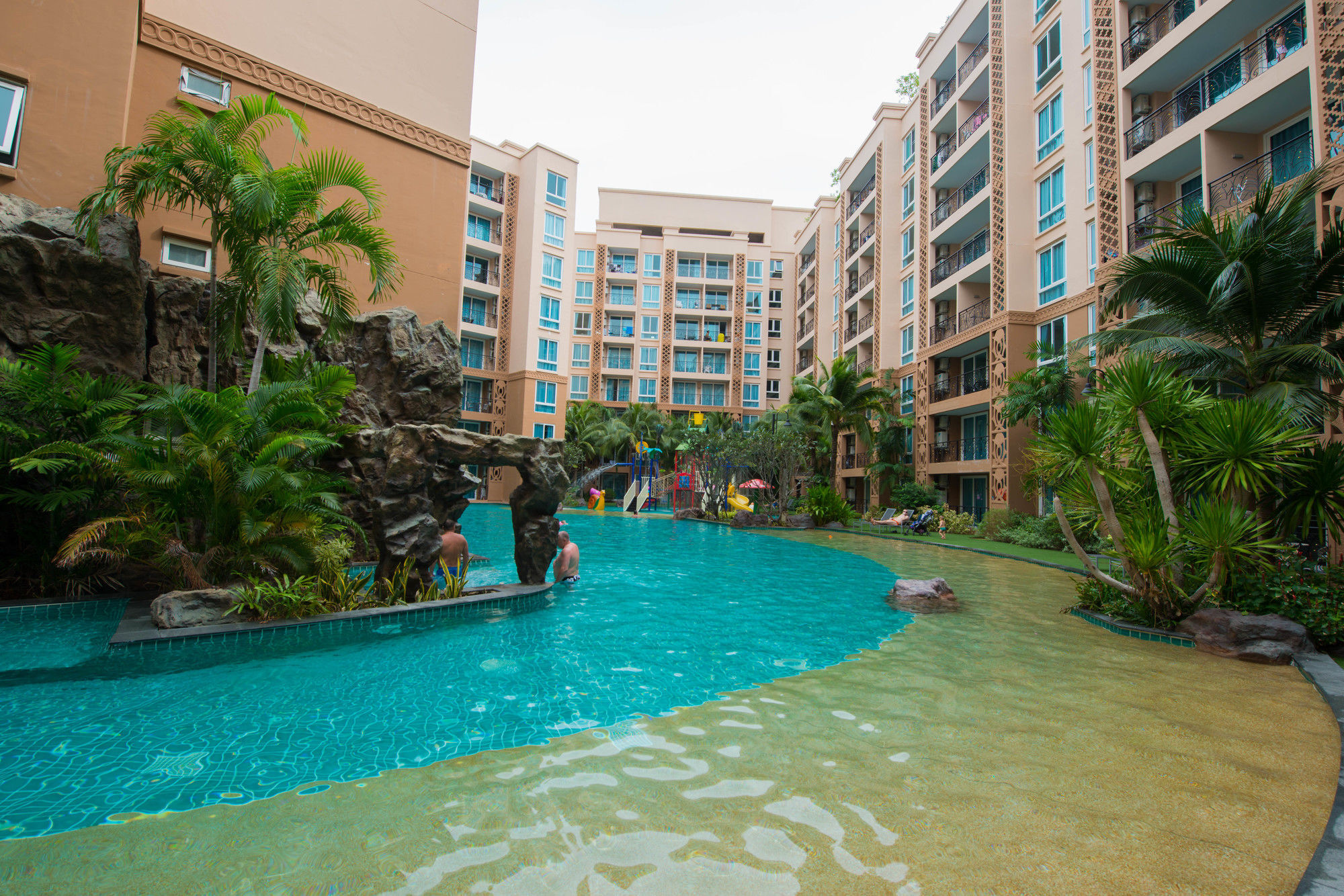 Atlantis Pattaya High Service Jomtien pláž Exteriér fotografie