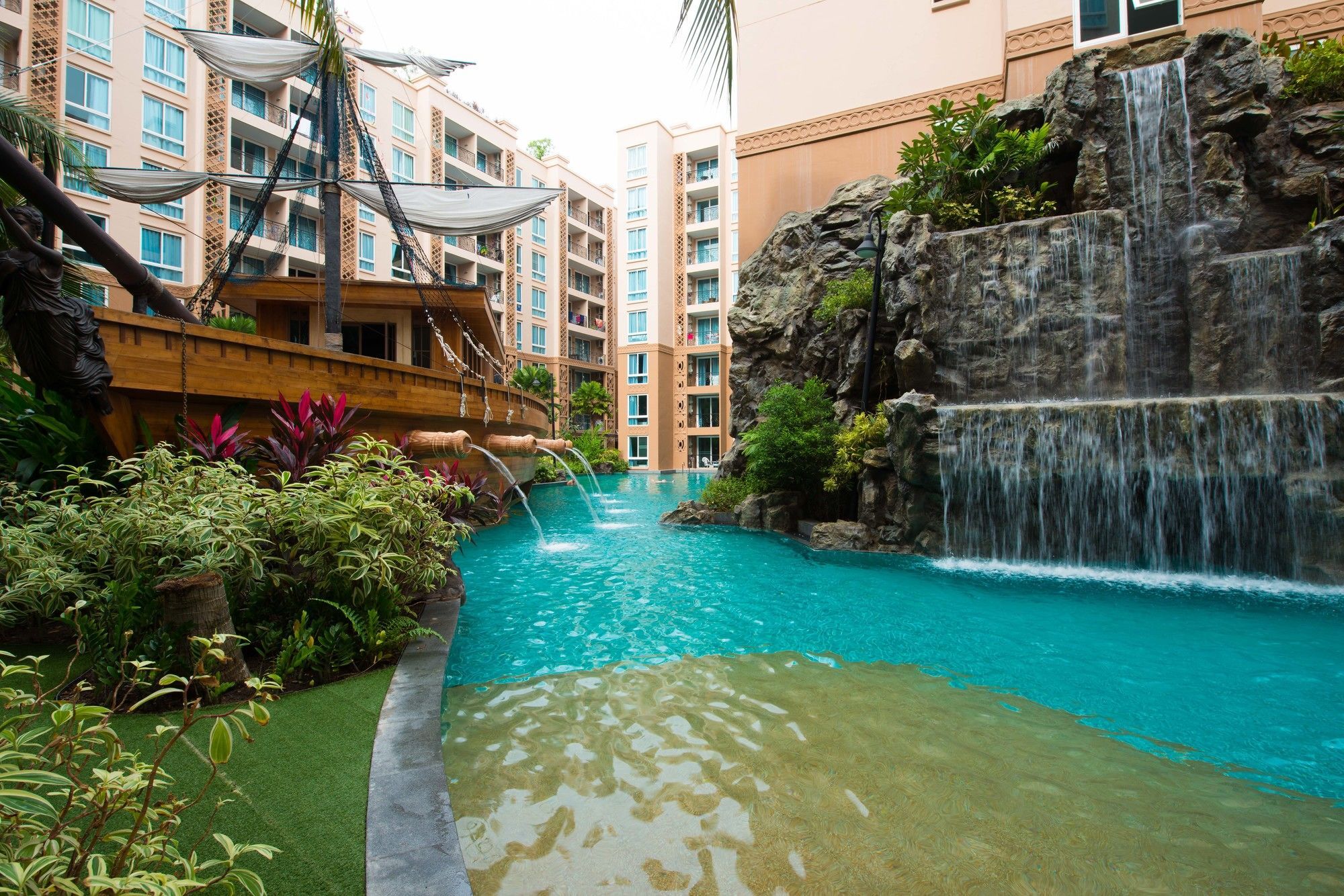 Atlantis Pattaya High Service Jomtien pláž Exteriér fotografie
