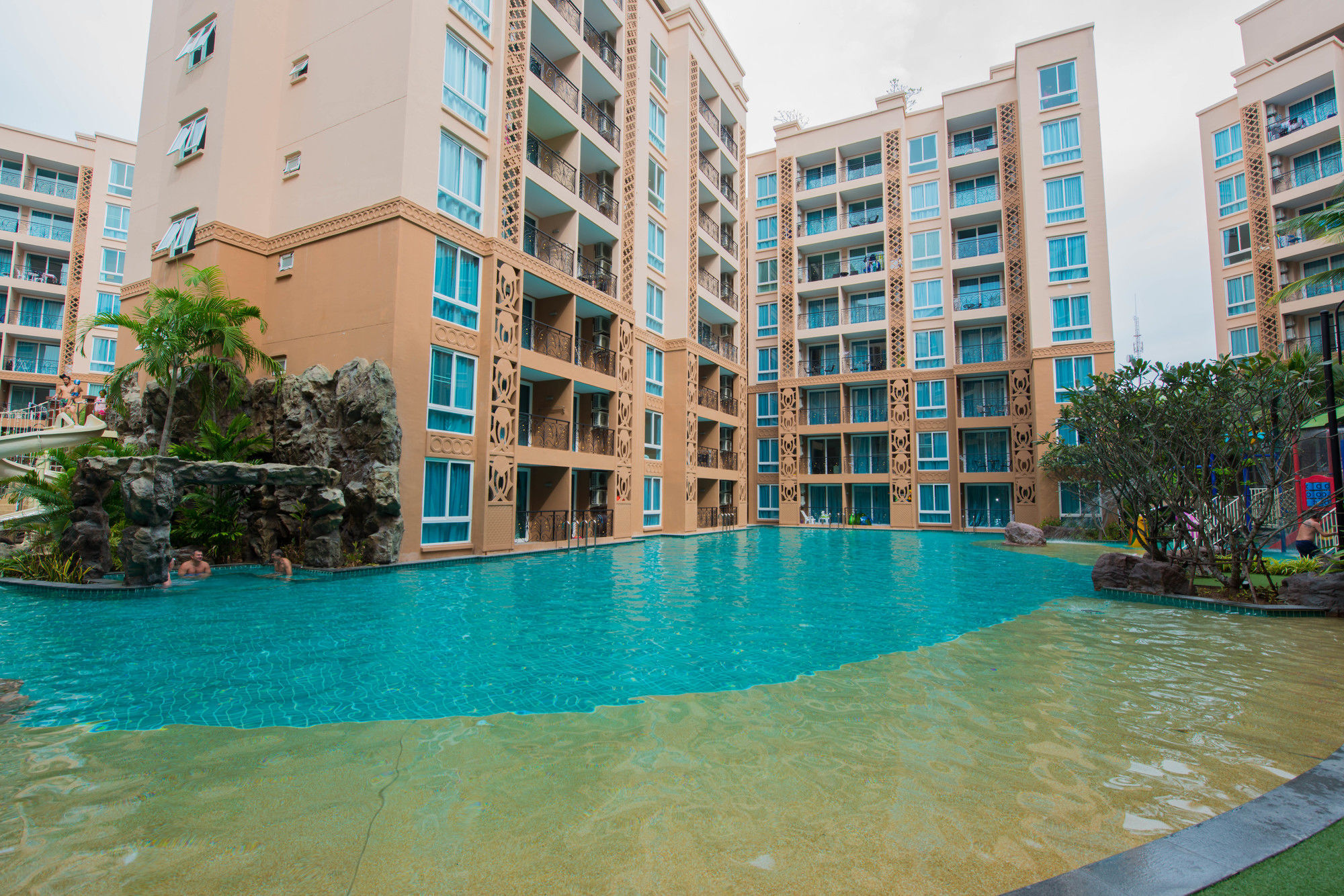 Atlantis Pattaya High Service Jomtien pláž Exteriér fotografie